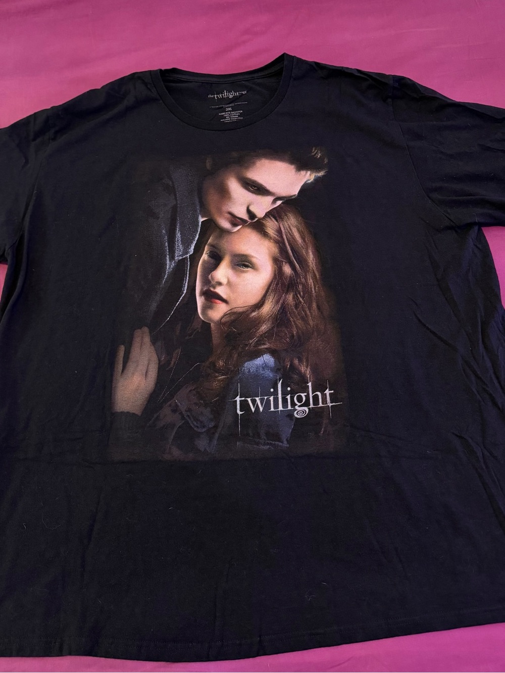 Hot Topic Twilight Graphic Tee in Black with Pink Accent